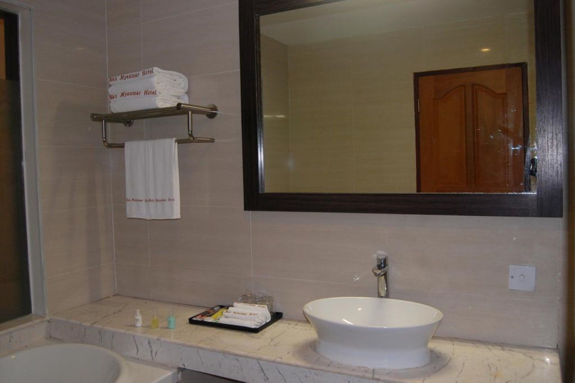 Man Myanmar Hotel Naypyidaw Luaran gambar